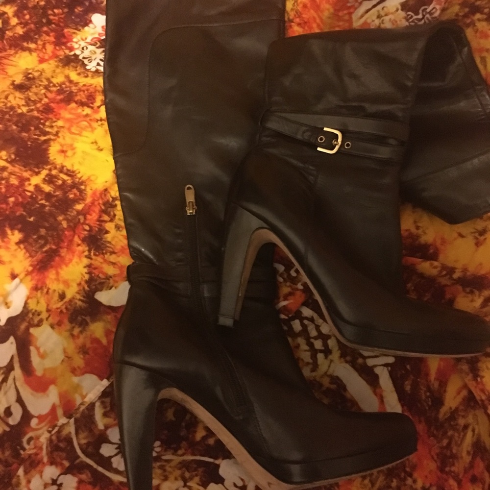 Joan & David leather boots. (Chocolate brown) - Picture 3 of 3